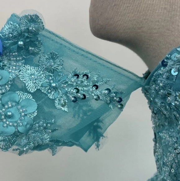 New! Blue Womens Sz 12 Elegant Blue Layered Gown - Picture 7 of 9